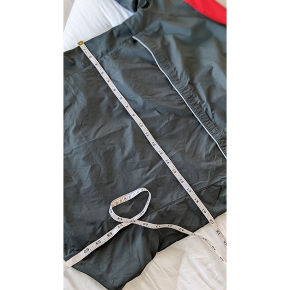 Nike Lightweight Jacket Windbreaker - Picture 4 of 8